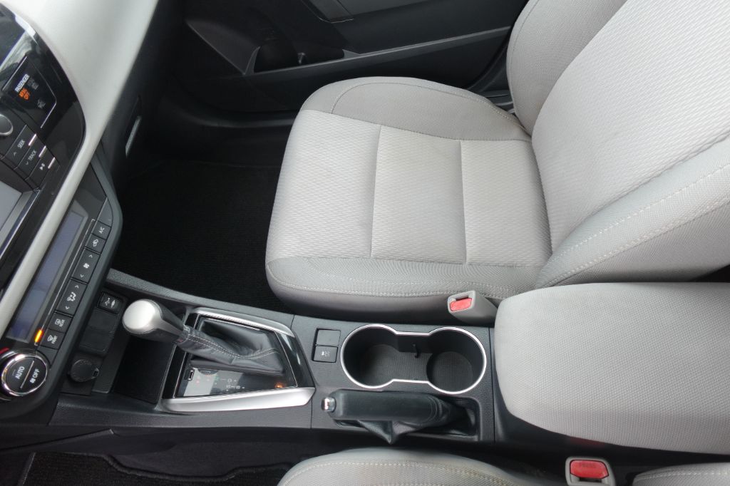 2015 Toyota Corolla LE Eco - Photo 8