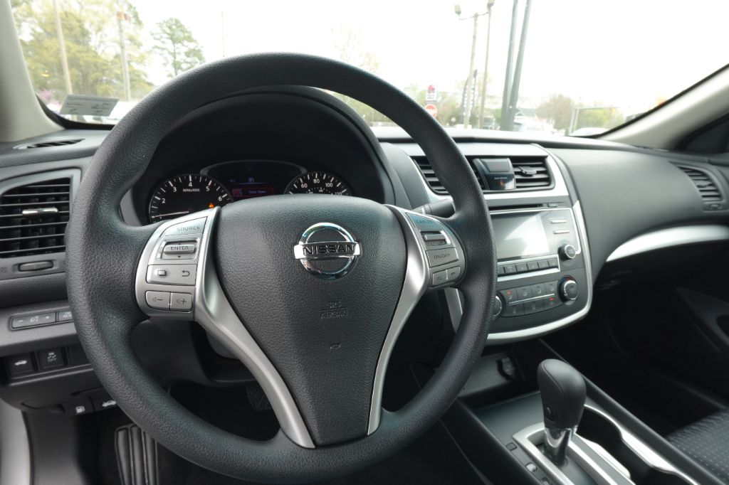 2017 Nissan Altima S - Photo 6